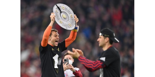 Le FC Bayern München remercie chaque joueur pour son dévouement désintéressé au cours de la dernière décennie